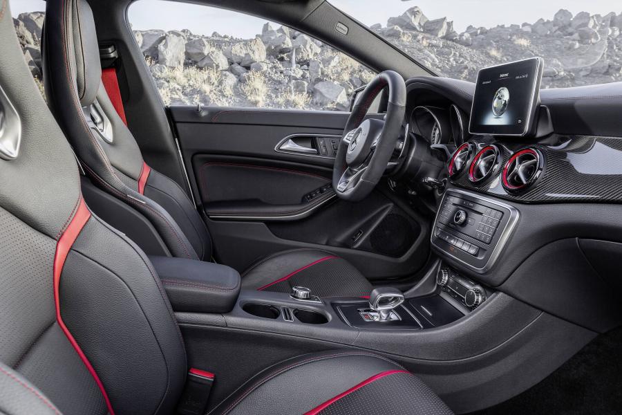  Mercedes-AMG CLA45 Shooting Brake 2015 года  (фото 7 из 32)
